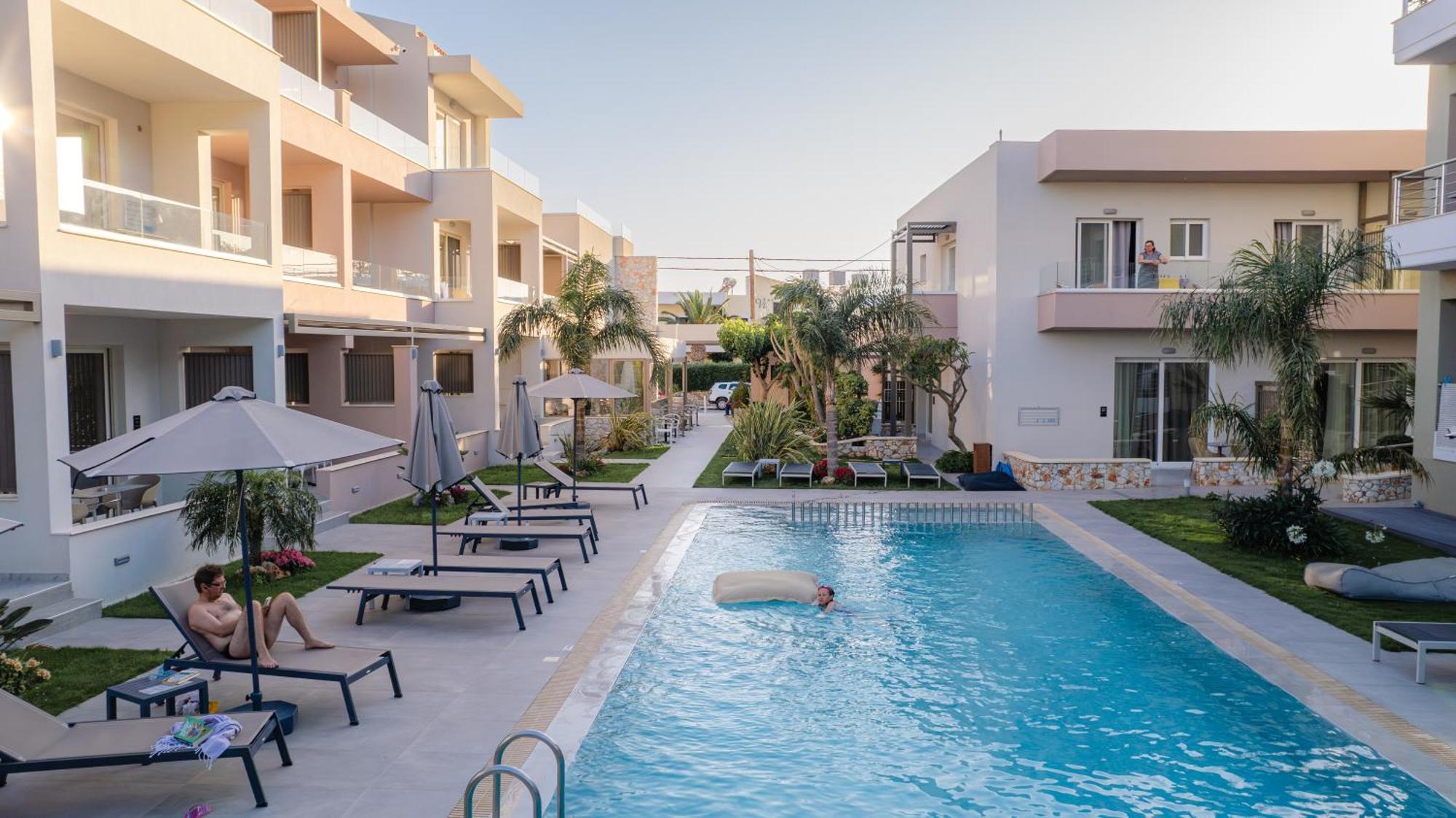 Relax Hotel Palaiochora Exterior photo