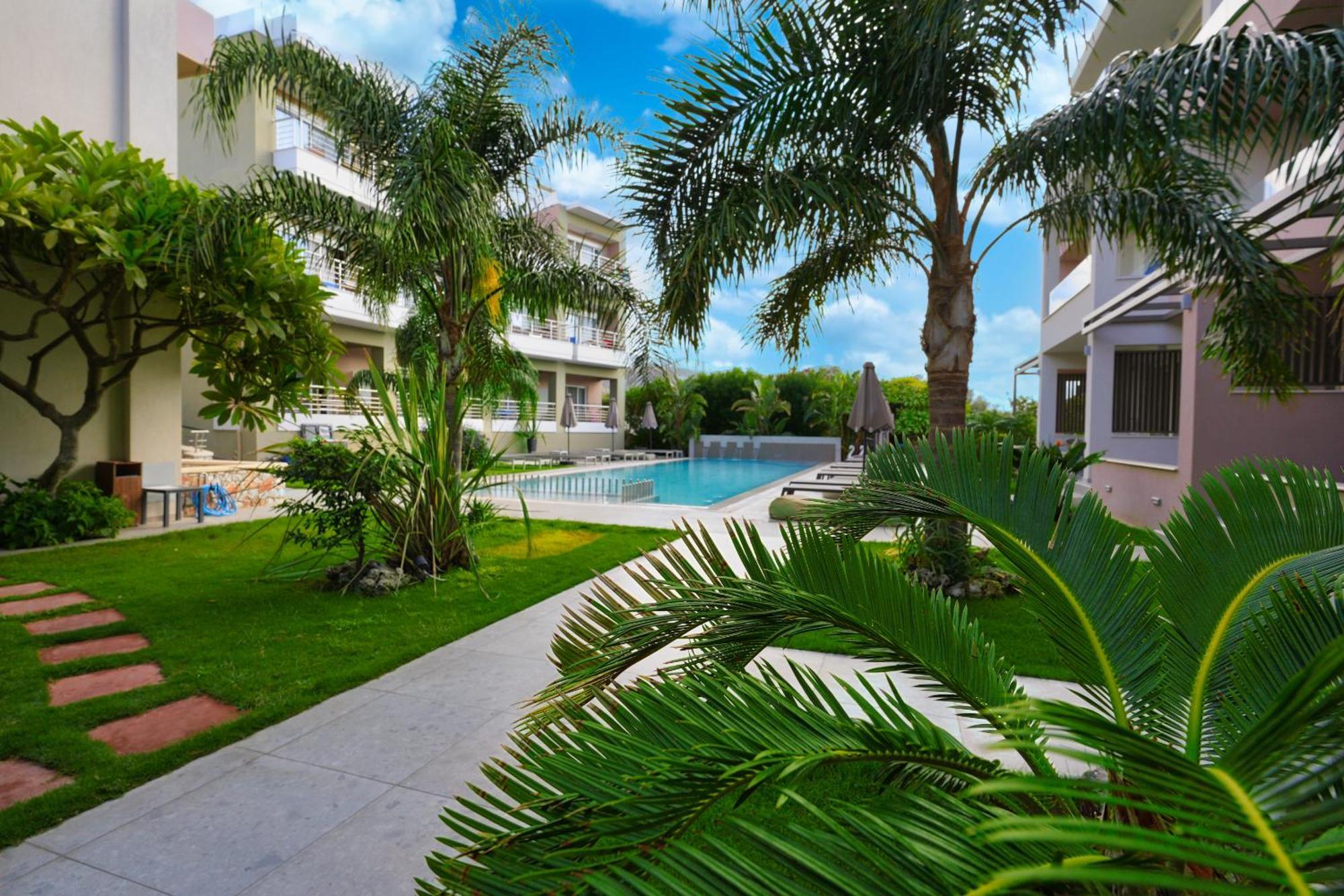 Relax Hotel Palaiochora Exterior photo